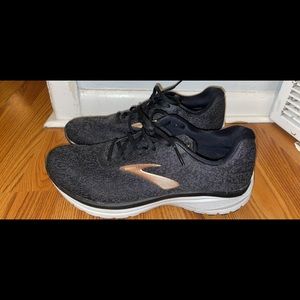 Men’s brooks tennis shoes NWOT